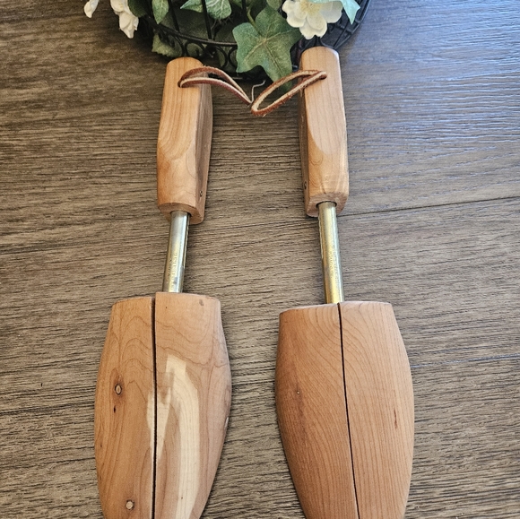 Rochester Sir Alton Cedar Shoe Keepers - Picture 4 of 10